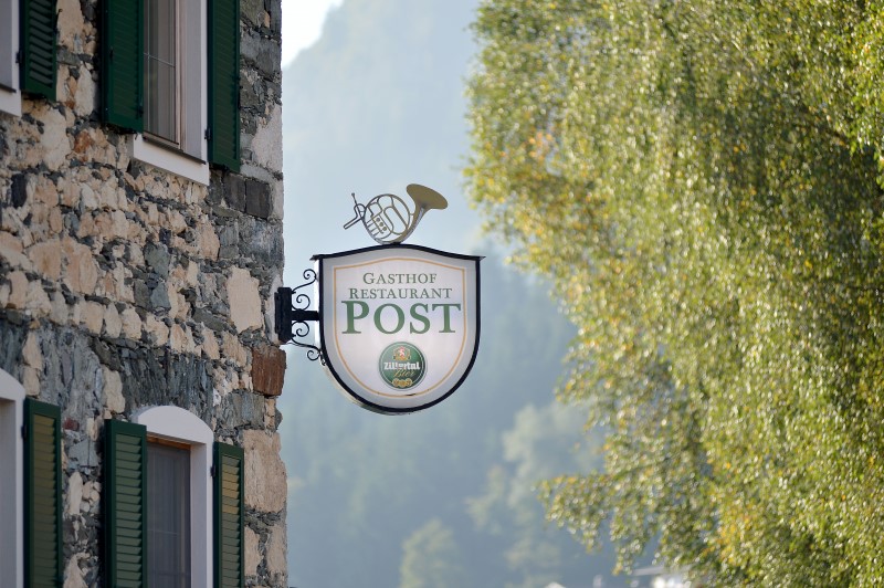 Gasthof-Hotel-Post-Strass-Oberdorf-6-Schild-skaliert
